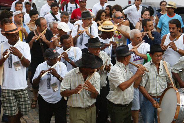 Tocando Pifanos