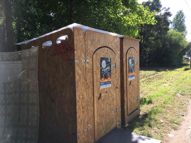 Toilettes seches